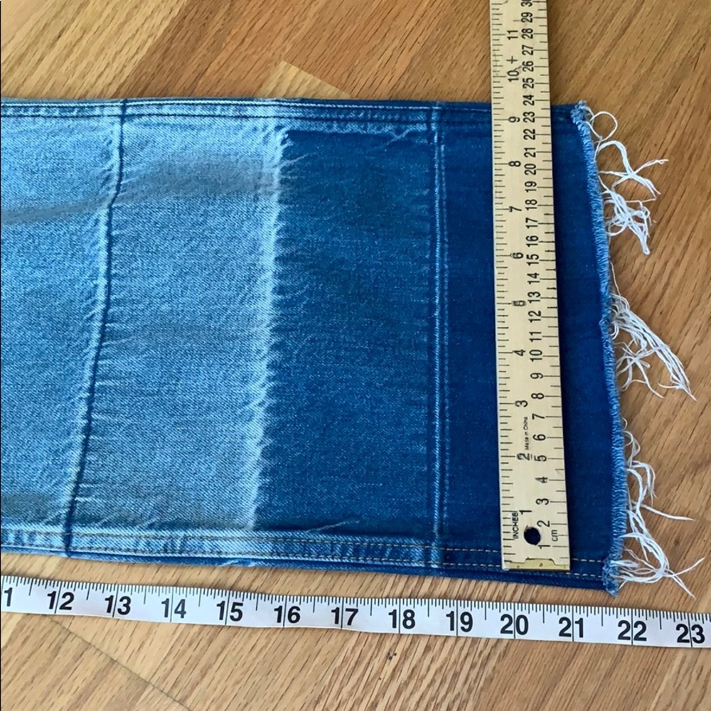 A&F Cropped Stovepipe Jeans - Picture 15 of 16